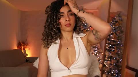 Snapshot of taylormich1 chatting on 19, 12, 2025 taylormichell online show from 19, 12, 2025