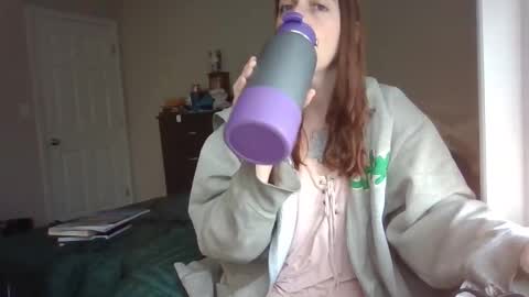 Snapshot of taylorslay chatting on 13, 12, 2025 taylorslay online show from 13, 12, 2025