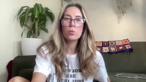 Snapshot of taylorslittlekingdom chatting on 16, 9, 2025 Taylor online show from 16, 9, 2025