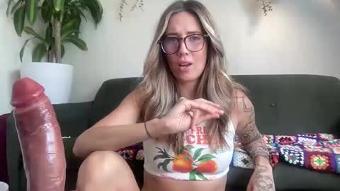 Snapshot of taylorslittlekingdom chatting on 17, 9, 2025 Taylor online show from 17, 9, 2025