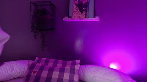 TAYLOR  online show from 28, 11, 2025