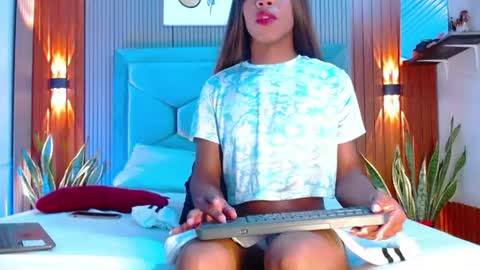 Snapshot of tayra1 chatting on 29, 6, 2026 Tayra... online show from 29, 6, 2026