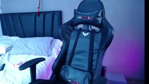 Tayron online show from 25, 4, 2026