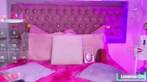 Snapshot of tayzon_foxxx chatting on 11, 9, 2025 Sofia online show from 11, 9, 2025