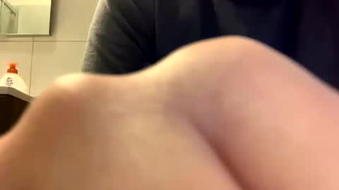 Snapshot of tbest1986 chatting on 22, 12, 2024 Tbest1986 online show from 22, 12, 2024