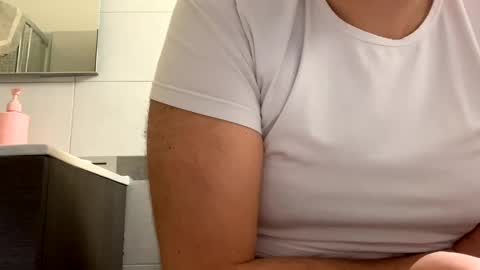 Snapshot of tbest1986 chatting on 1, 2, 2025 Tbest1986 online show from 1, 2, 2025