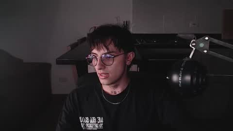 Teo independent model online show from 18, 3, 2026