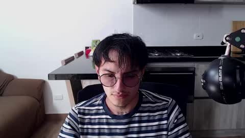 Teo independent model online show from 10, 4, 2026