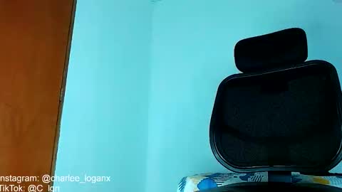 Charlee He online show from 2, 10, 2025