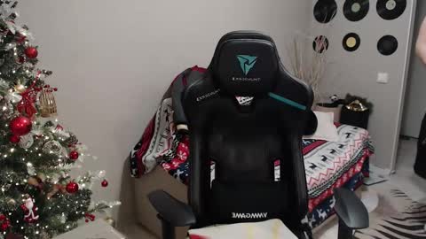 Teddy online show from 20, 12, 2025