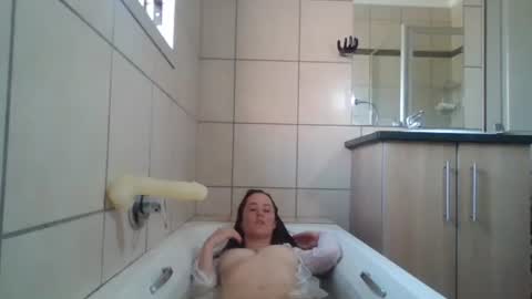 Snapshot of tediouspromotion chatting on 14, 10, 2025 Yumziebear online show from 14, 10, 2025