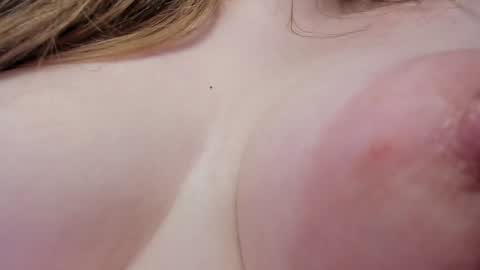 Snapshot of teeencutee chatting on 8, 2, 2025 Monika --------------2 stream 700 GMT day online show from 8, 2, 2025