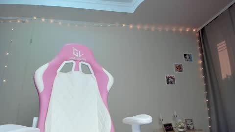 Snapshot of teeencutee chatting on 17, 2, 2025 Monika --------------2 stream 700 GMT day online show from 17, 2, 2025