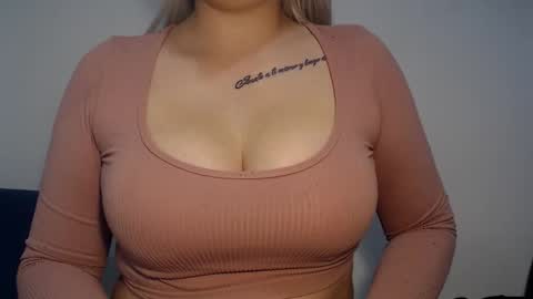 Teeyara  online show from 18, 10, 2025