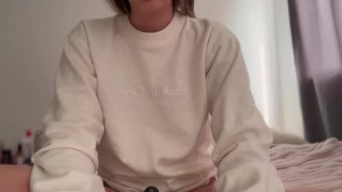 Amy No penetration Virgiin giirl online show from 16, 12, 2025