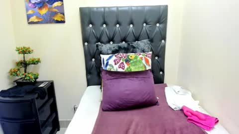 Snapshot of temptressqeen chatting on 10, 9, 2025 temptressqeen online show from 10, 9, 2025