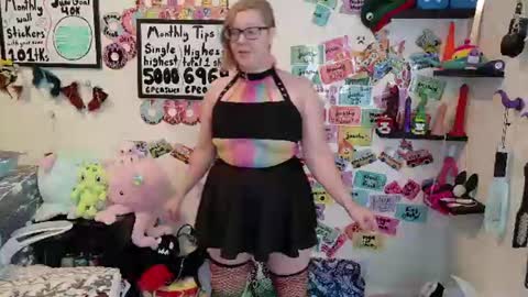 Snapshot of ten_tickle_pixie chatting on 26, 6, 2026 Pixie and Tentacle Overlord online show from 26, 6, 2026