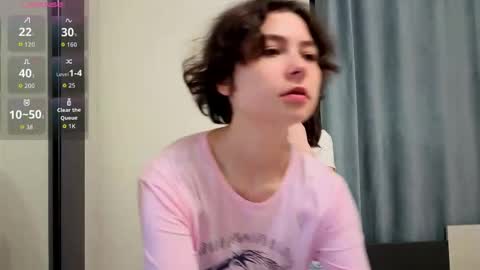 Snapshot of tenishal0ve chatting on 11, 4, 2026 Wanessa online show from 11, 4, 2026