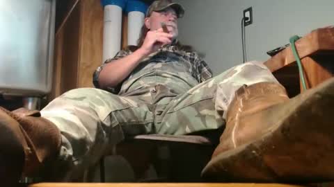 Snapshot of tennredneck chatting on 18, 3, 2026 Tennredneck online show from 18, 3, 2026