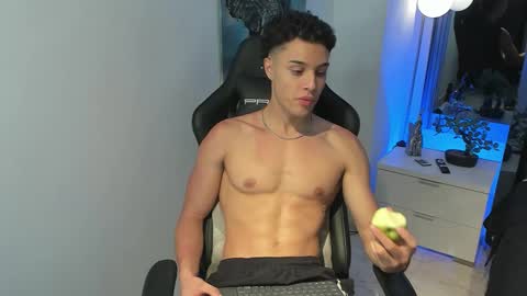 Snapshot of teo_bennet chatting on 5, 10, 2025 Teodoro online show from 5, 10, 2025