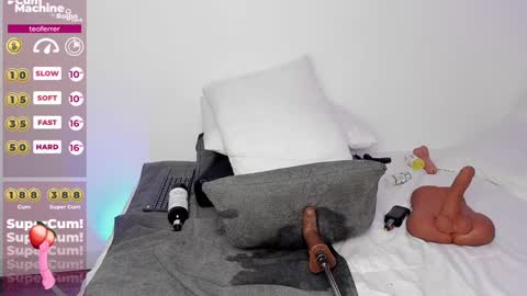 Teo Ferrer online show from 31, 1, 2025