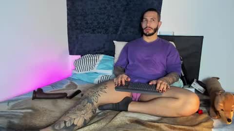 Teo Ferrer online show from 3, 11, 2025