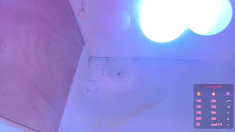 Terra Elowen online show from 25, 10, 2025