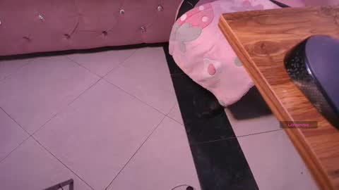 Terra Elowen online show from 5, 11, 2025