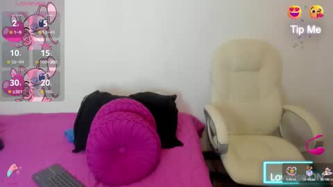 Snapshot of tesa_cute chatting on 10, 9, 2025 tesa online show from 10, 9, 2025