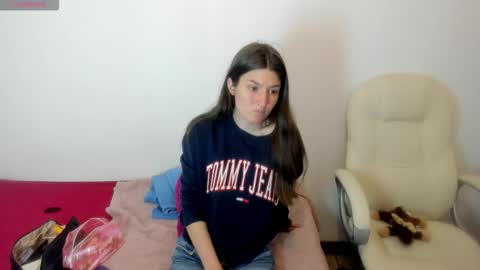 Snapshot of tesa_cute chatting on 29, 9, 2025 tesa online show from 29, 9, 2025