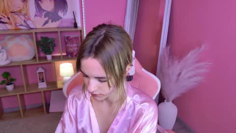 Snapshot of tessa_shy_ chatting on 25, 5, 2026 tessa_shy_ online show from 25, 5, 2026