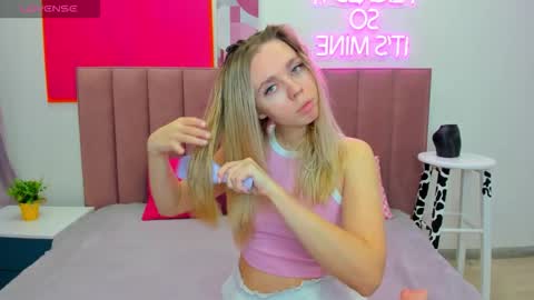 Tessa 3 online show from 22, 11, 2025