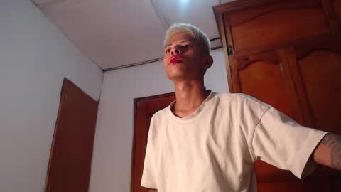 tessachains online show from 28, 2, 2026