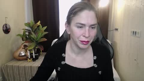 Snapshot of tessadaybreak chatting on 27, 2, 2025 tessadaybreak online show from 27, 2, 2025