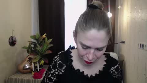 Snapshot of tessadaybreak chatting on 28, 2, 2025 tessadaybreak online show from 28, 2, 2025