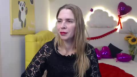 Snapshot of tessadaybreak chatting on 3, 3, 2025 tessadaybreak online show from 3, 3, 2025