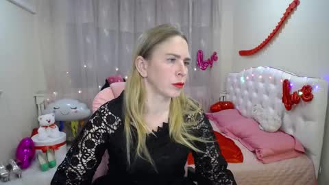 Snapshot of tessadaybreak chatting on 5, 3, 2025 tessadaybreak online show from 5, 3, 2025