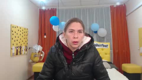 Snapshot of tessadaybreak chatting on 2, 10, 2025 tessadaybreak online show from 2, 10, 2025