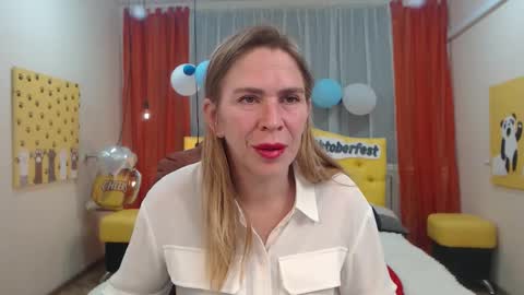 Snapshot of tessadaybreak chatting on 9, 10, 2025 tessadaybreak online show from 9, 10, 2025
