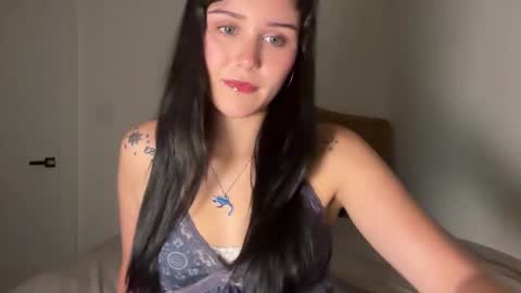 Snapshot of tessadovee chatting on 23, 9, 2025 tessadovee online show from 23, 9, 2025