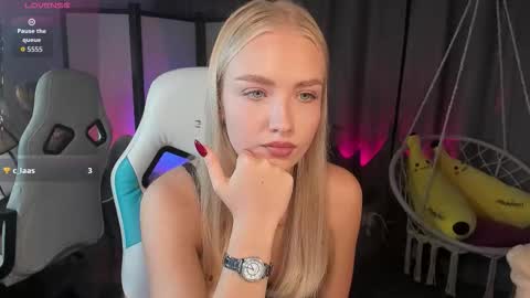 TessaHamilton online show from 3, 10, 2025