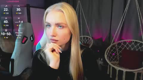 TessaHamilton online show from 25, 11, 2025