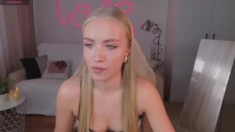 TessaHamilton online show from 22, 2, 2026