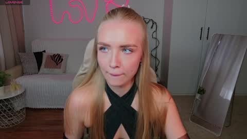 TessaHamilton online show from 13, 4, 2026