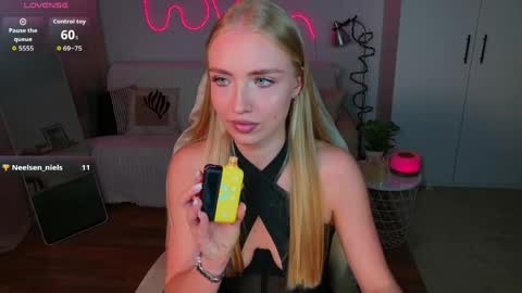 TessaHamilton online show from 28, 5, 2026