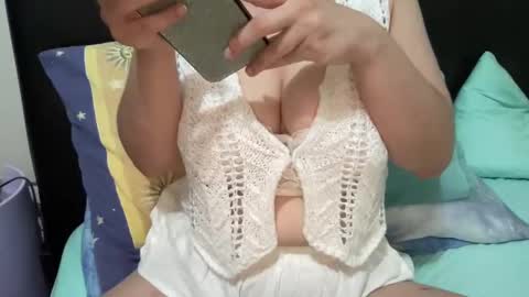 Snapshot of tessgetsdrunk chatting on 28, 12, 2024 tessgetsdrunk online show from 28, 12, 2024