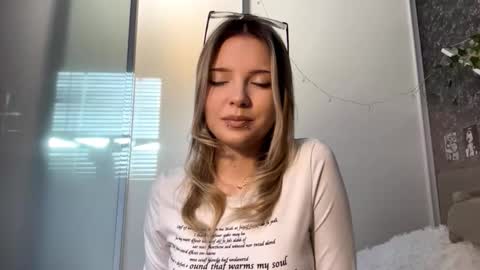 Snapshot of tessiebe chatting on 19, 2, 2026 tessiebe online show from 19, 2, 2026