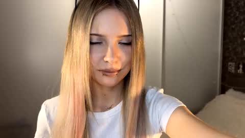 Snapshot of tessiebe chatting on 3, 3, 2026 tessiebe online show from 3, 3, 2026