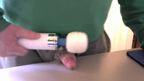 Test the Chat online show from 9, 11, 2025