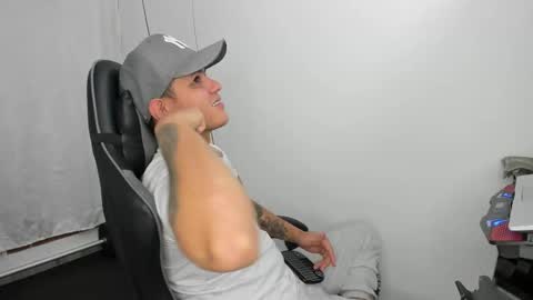 Teylor Fel online show from 15, 1, 2025